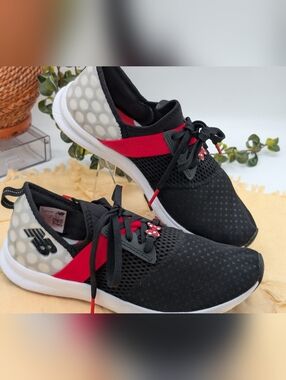 New Balance X Disney Fuel Core Rare Minnie Mouse Running Shoe Size 9.5 B